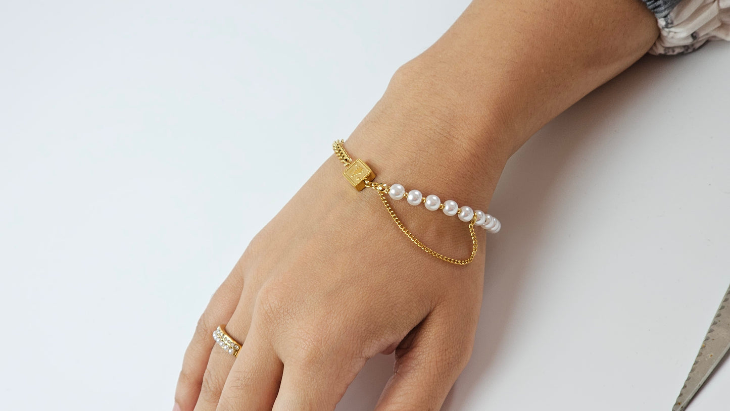 Pearl Vella Bracelet