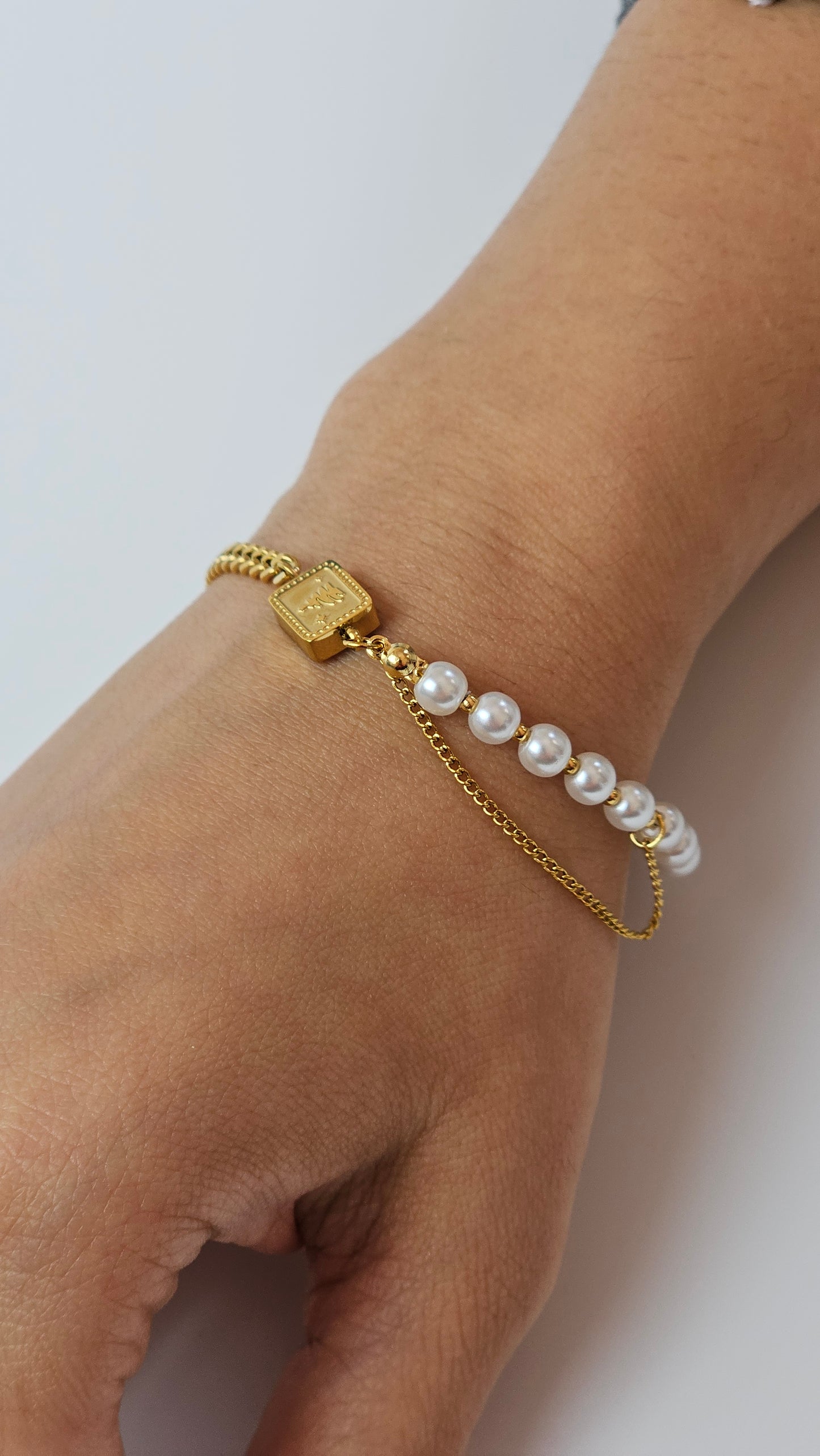 Pearl Vella Bracelet