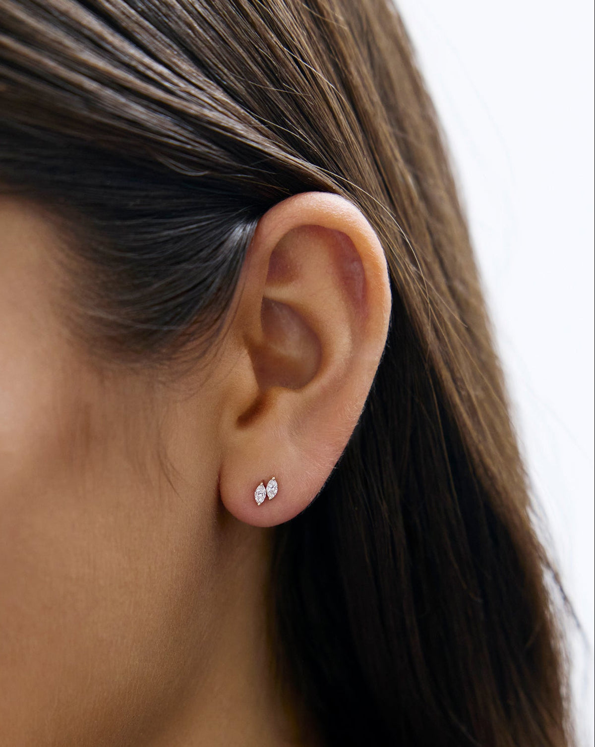 Twinkling earstuds